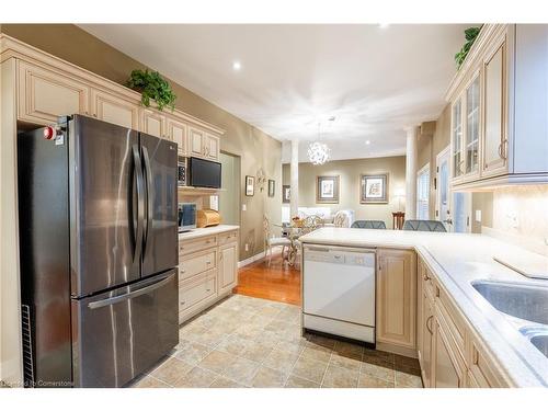 41 Oarsman Crescent, St. Catharines, ON - Indoor Photo Showing Kitchen