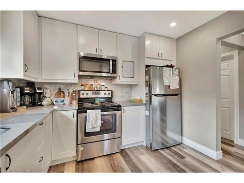 584 East 27Th Street, Hamilton, ON - Indoor Photo Showing Kitchen