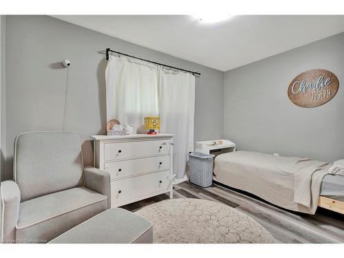 584 East 27Th Street, Hamilton, ON - Indoor Photo Showing Bedroom