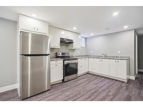 584 East 27Th Street, Hamilton, ON - Indoor Photo Showing Kitchen