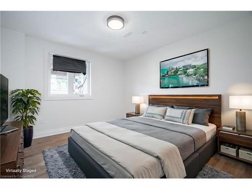 2-102 Donnici Drive, Hamilton, ON - Indoor Photo Showing Bedroom