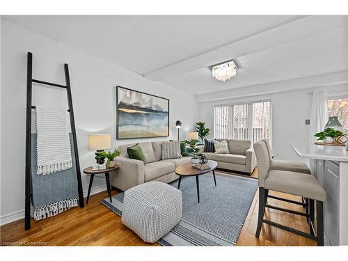 2237 Braeswood Lane, Burlington, ON - Indoor Photo Showing Living Room