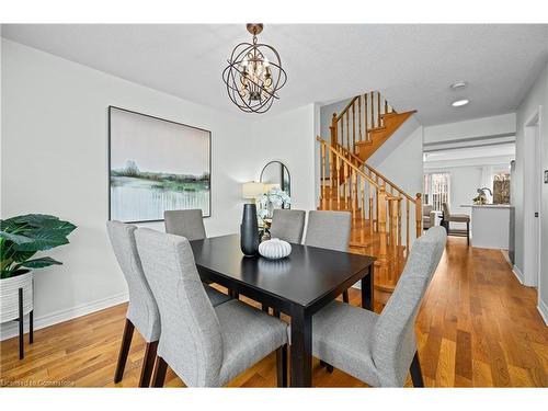 2237 Braeswood Lane, Burlington, ON - Indoor Photo Showing Dining Room