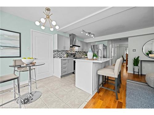 2237 Braeswood Lane, Burlington, ON - Indoor Photo Showing Kitchen With Upgraded Kitchen