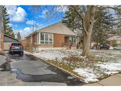 9 Mulock Avenue  Hamilton, ON L8T 1H2