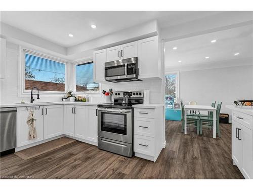 9 Mulock Avenue, Hamilton, ON - Indoor Photo Showing Kitchen With Upgraded Kitchen