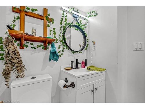 9 Mulock Avenue, Hamilton, ON - Indoor Photo Showing Bathroom