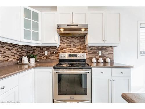 71 Chamomile Drive, Hamilton, ON - Indoor Photo Showing Kitchen