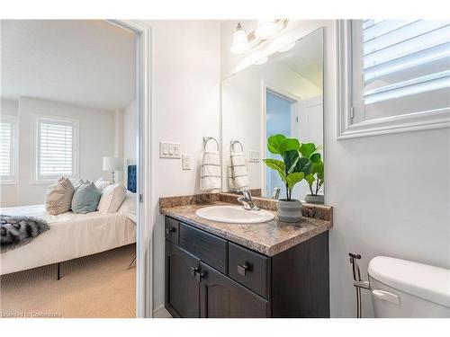 71 Chamomile Drive, Hamilton, ON - Indoor Photo Showing Bathroom