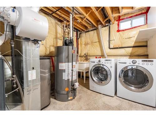 71 Chamomile Drive, Hamilton, ON - Indoor Photo Showing Laundry Room