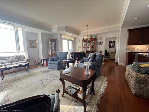 805-1477 Lakeshore Road, Burlington, ON - Indoor Photo Showing Living Room