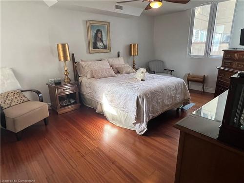 805-1477 Lakeshore Road, Burlington, ON - Indoor Photo Showing Bedroom