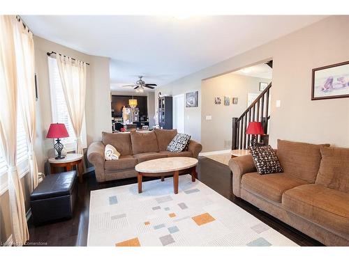 48 Kingston Road, Stoney Creek, ON - Indoor Photo Showing Living Room