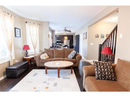 48 Kingston Road, Stoney Creek, ON - Indoor Photo Showing Living Room