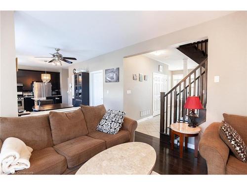 48 Kingston Road, Stoney Creek, ON - Indoor Photo Showing Living Room