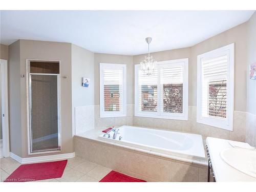 48 Kingston Road, Stoney Creek, ON - Indoor Photo Showing Bathroom