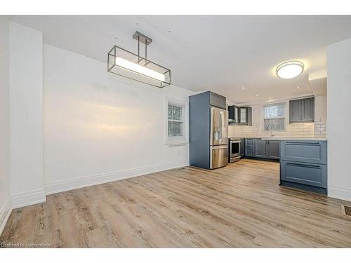 574 Clark Avenue, Burlington, ON - Indoor Photo Showing Kitchen