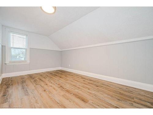 574 Clark Avenue, Burlington, ON - Indoor Photo Showing Other Room