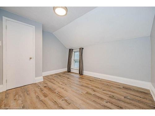 574 Clark Avenue, Burlington, ON - Indoor Photo Showing Other Room