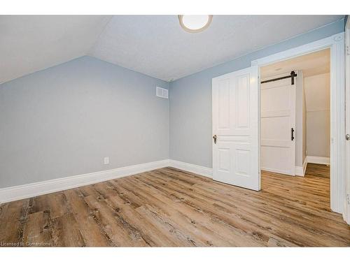 574 Clark Avenue, Burlington, ON - Indoor Photo Showing Other Room