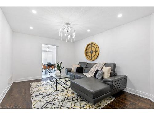 1204 Potters Wheel Crescent, Oakville, ON - Indoor Photo Showing Living Room