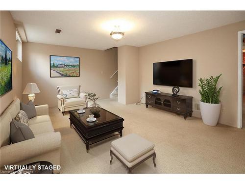 44-55 Kerman Avenue, Grimsby, ON - Indoor Photo Showing Living Room