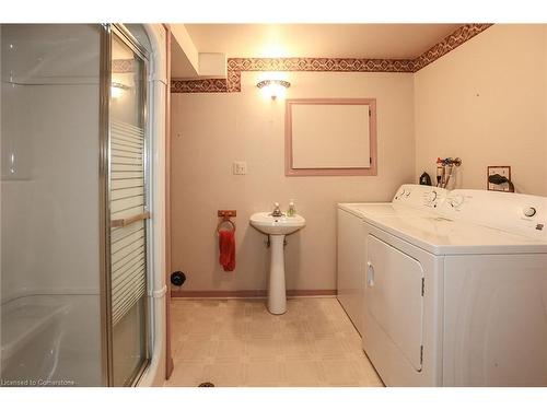 44-55 Kerman Avenue, Grimsby, ON - Indoor Photo Showing Laundry Room