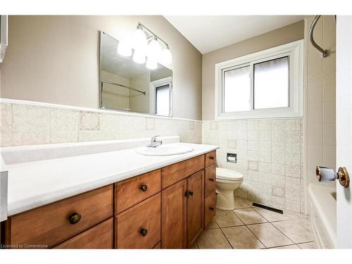 Upper-26 Carousel Avenue, Hamilton, ON - Indoor Photo Showing Bathroom