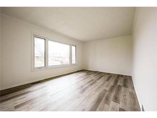 Upper-26 Carousel Avenue, Hamilton, ON - Indoor Photo Showing Other Room