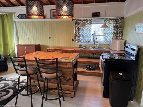 826 Sandy Bay Road, Dunnville, ON - Indoor Photo Showing Dining Room