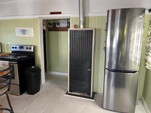 826 Sandy Bay Road, Dunnville, ON - Indoor Photo Showing Kitchen