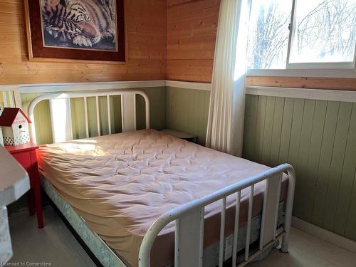 826 Sandy Bay Road, Dunnville, ON - Indoor Photo Showing Bedroom