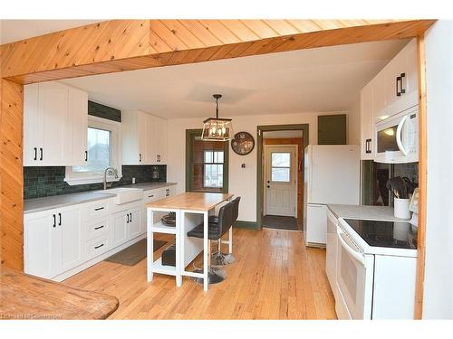 1344 Highway 8 Highway, Flamborough, ON - Indoor Photo Showing Kitchen