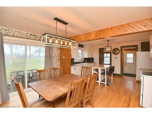 1344 Highway 8 Highway, Flamborough, ON - Indoor Photo Showing Dining Room