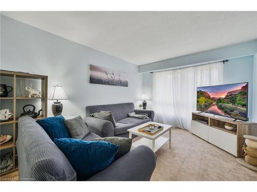 3037 Oslo Crescent, Mississauga, ON - Indoor Photo Showing Living Room