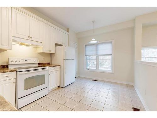 682 Summers Common, Burlington, ON - Indoor Photo Showing Kitchen