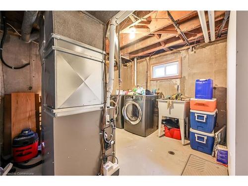 465 East 36Th Street, Hamilton, ON - Indoor Photo Showing Laundry Room