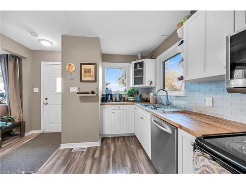 465 East 36Th Street, Hamilton, ON - Indoor Photo Showing Kitchen