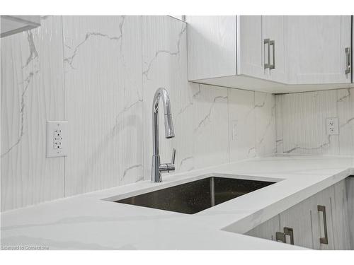 Lower-2141 Cleaver Avenue, Burlington, ON - Indoor Photo Showing Kitchen