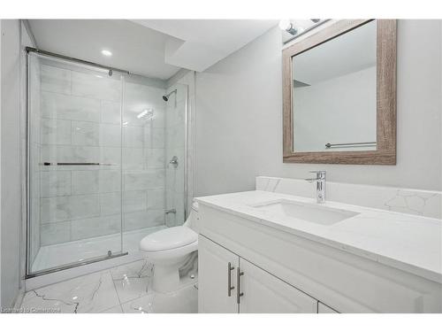 Lower-2141 Cleaver Avenue, Burlington, ON - Indoor Photo Showing Bathroom