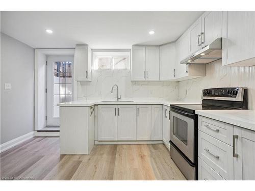 Lower-2141 Cleaver Avenue, Burlington, ON - Indoor Photo Showing Kitchen With Upgraded Kitchen