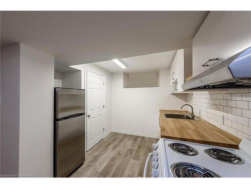 Bsmnt-191 Sherman Avenue S, Hamilton, ON - Indoor Photo Showing Kitchen