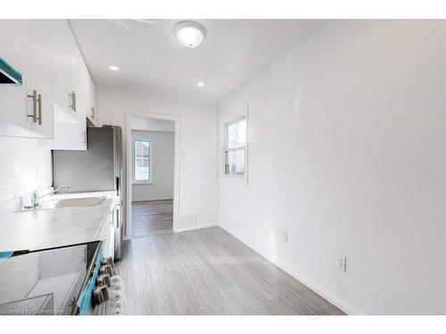 453 Paling Avenue, Hamilton, ON - Indoor Photo Showing Kitchen