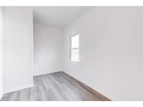 453 Paling Avenue, Hamilton, ON - Indoor Photo Showing Other Room