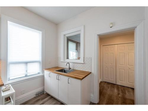 1-191 Sherman Avenue S, Hamilton, ON - Indoor Photo Showing Bathroom