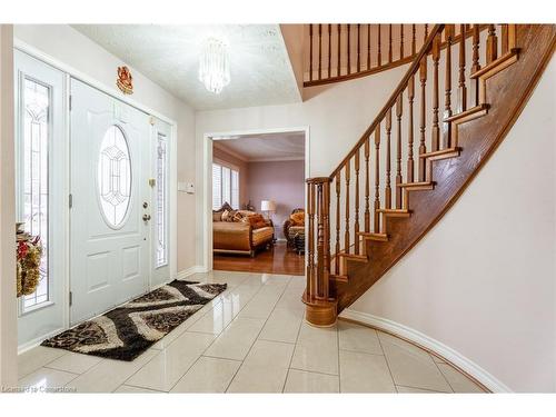 7 Grandoaks Drive, Hamilton, ON - Indoor Photo Showing Other Room