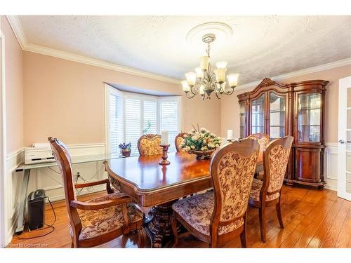 7 Grandoaks Drive, Hamilton, ON - Indoor Photo Showing Dining Room