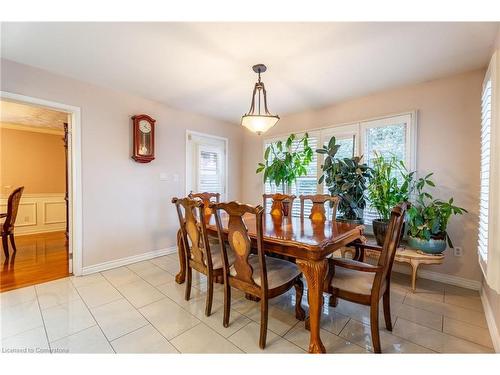 7 Grandoaks Drive, Hamilton, ON - Indoor Photo Showing Dining Room