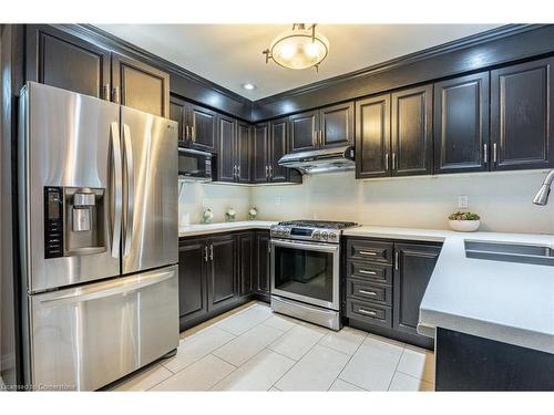 7 Grandoaks Drive, Hamilton, ON - Indoor Photo Showing Kitchen With Upgraded Kitchen