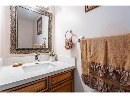 7 Grandoaks Drive, Hamilton, ON - Indoor Photo Showing Bathroom